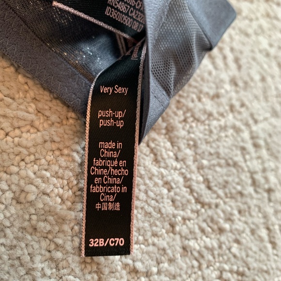 NWOT Victoria’s Secret Lingerie Set - Picture 5 of 5